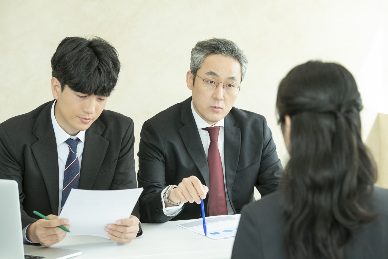 There are 2 types of interviews: face-to-face and social media interviews