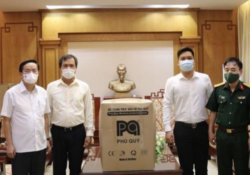 AMDI Group presents 300 N95 masks and 300 protective suits